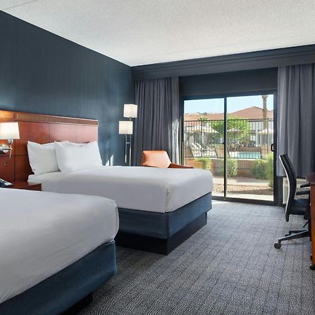 Courtyard By Marriott Phoenix Airport Buitenkant foto
