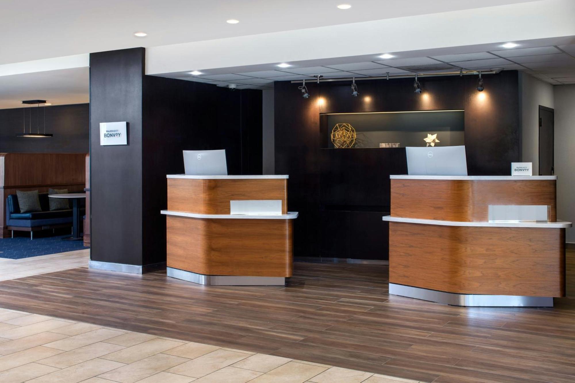 Courtyard By Marriott Phoenix Airport Buitenkant foto