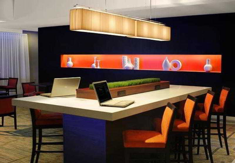 Courtyard By Marriott Phoenix Airport Buitenkant foto
