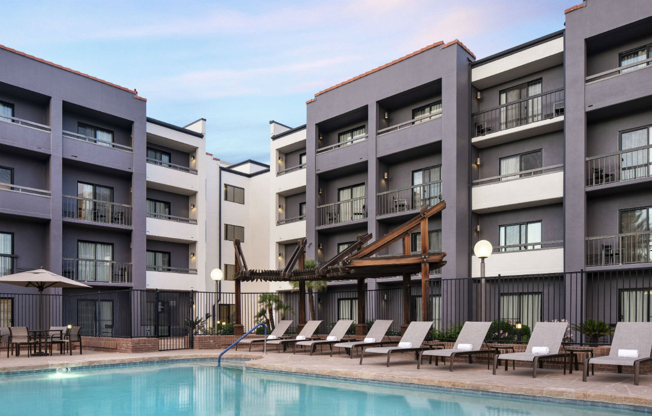 Courtyard By Marriott Phoenix Airport Buitenkant foto
